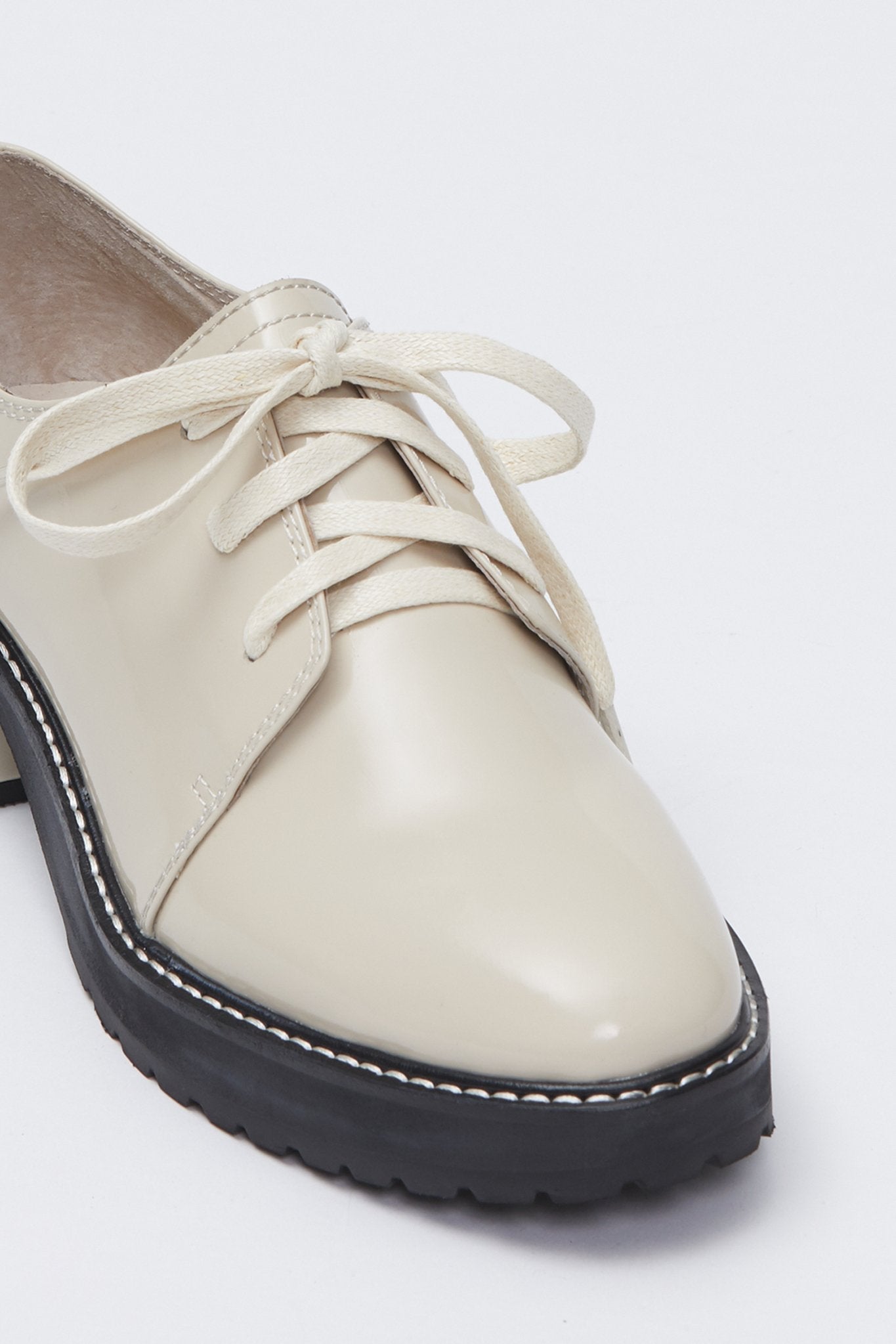 Viatjar Brogue Beige